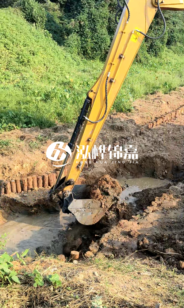龍巖河道清淤專業施工-挖機清淤的效率怎么樣?