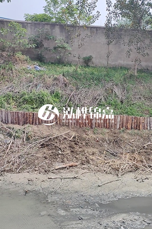 河邊打木樁有什么作用-木樁打入土里怎么防腐的？