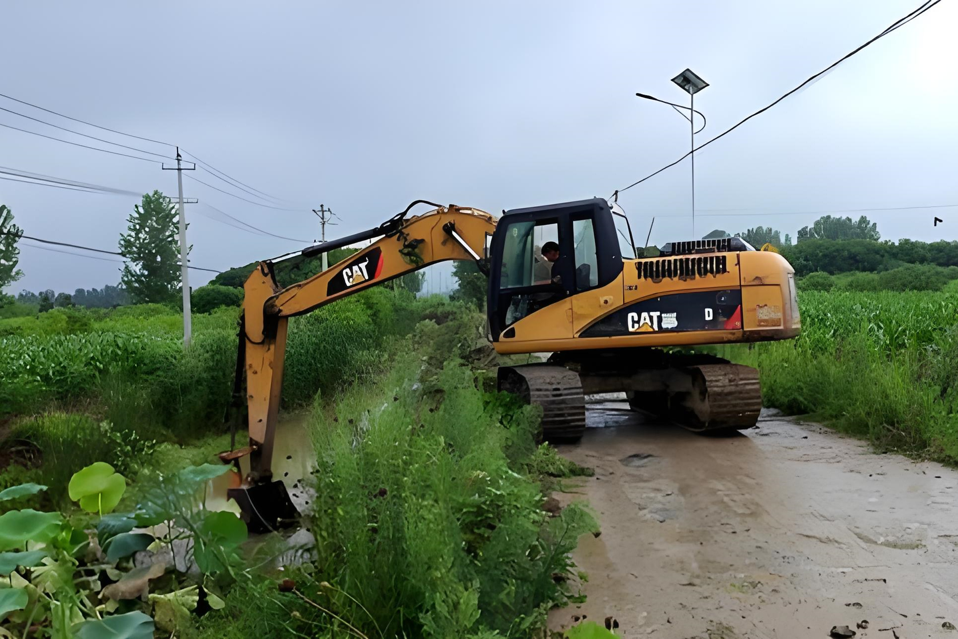 貴州沼澤地灘涂清淤公司有哪些-船挖清淤單價(jià)是多少？