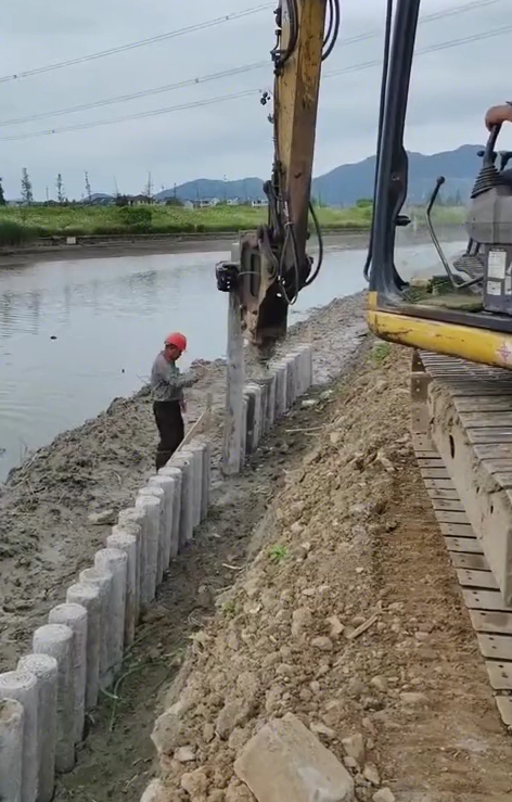 水泥仿木樁廠家泓樺錦嘉 - 打水泥樁多少錢一米？
