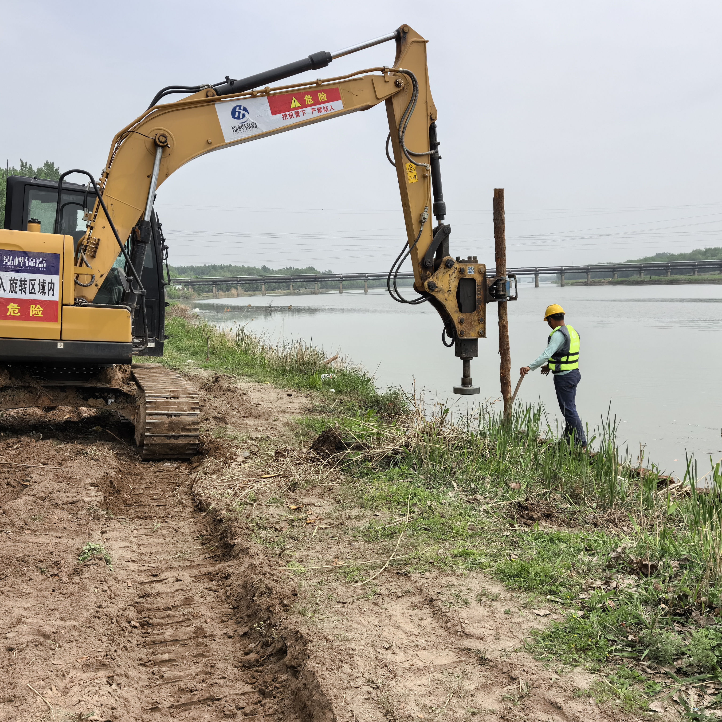 松木樁施工隊(duì)泓樺錦嘉 - 護(hù)坡樁施工工藝流程？